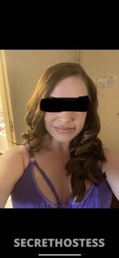 29 year old Escort in Knoxville TN Allie Assets available in West Knoxville for some shared 