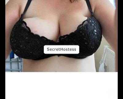 English lady with voluptuous size 14 figure in Preston