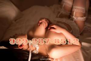 22 Year Old Asian Escort Bowling Green KY - Image 1