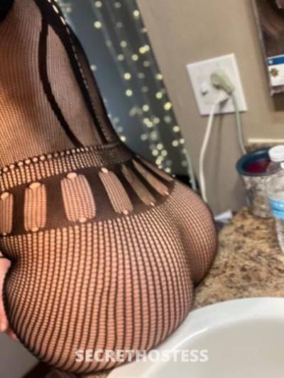 30 year old Escort in Reno NV Curvy bombshell