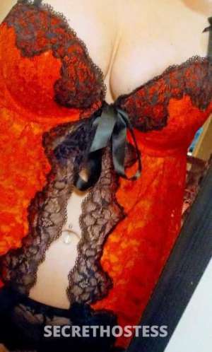 33 Year Old European Escort Calgary Brunette - Image 3