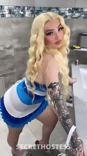 blonde sexy bombshell ready to give u the royal treatment in Tacoma WA