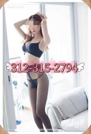 22 Year Old Asian Escort Chicago IL - Image 4