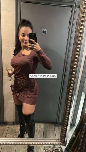 25 year old Ukrainian Escort in London Exquisite Blend of Luxury and Companionship SinLips Escort 