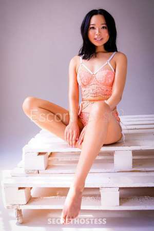 26 Year Old Asian Escort Berlin - Image 4