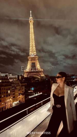 Cristina, Agency Model in Paris