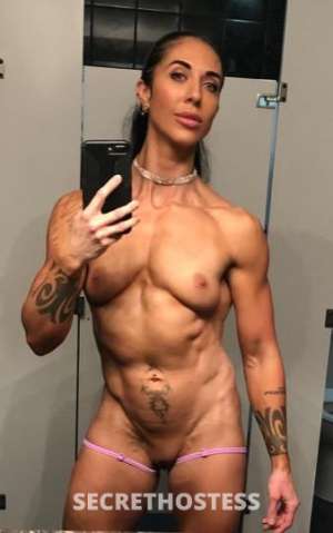 Muscle Mommy Jasmine in Space Coast FL