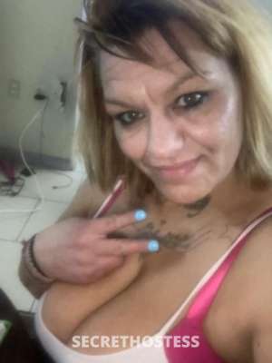Blonde bombshell wanting to show yoy a great time in Flint MI
