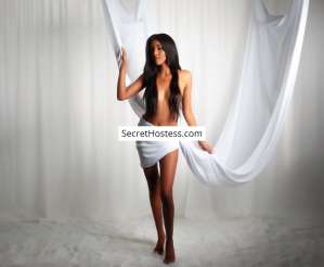 22 Year Old Escort Milan Black Hair Brown eyes - Image 5