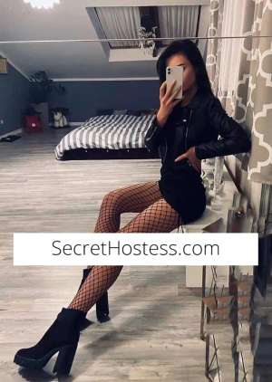 19 Year Old Black Hair Escort in Dawes Point - Image 8