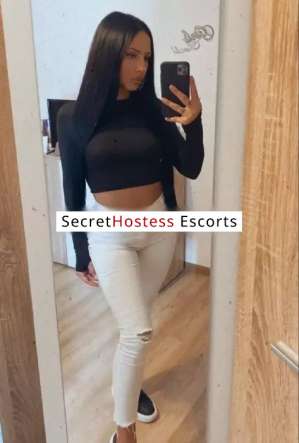 24 Year Old Romanian Escort Linz - Image 3