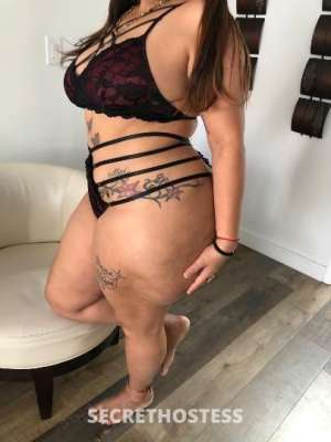 beautiful girl available in Toronto
