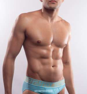 25 Year Old Latino Escort London Black Hair Brown eyes - Image 2