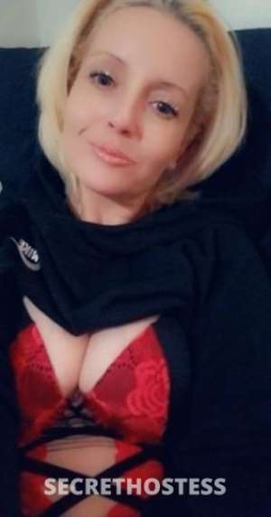 LaceyBanks 43Yrs Old Escort Calgary Image - 6