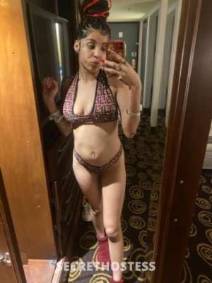 sexy petite foreign lightskin in San Diego CA