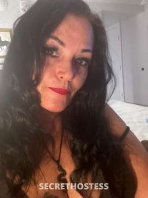 54 year old Escort in Louisville KY I love facials