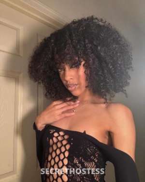 21 Year Old Egyptian Escort Nashville TN Green eyes - Image 2