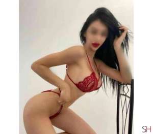 ..hot brunette ..services.., Independent in Winchester