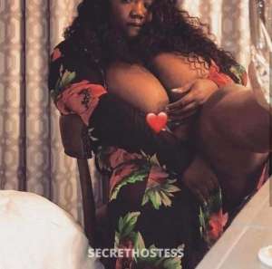 21 year old Escort in Edmonton $140 30 minute incall special double g boobs 50 inch booty 