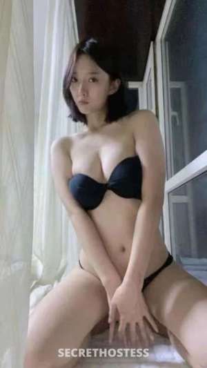 21 Year Old Thai Escort - Image 1