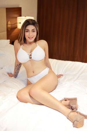 24 Year Old American Escort Abu Dhabi - Image 4