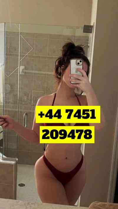26 year old British Escort in Cardiff Scarfy5