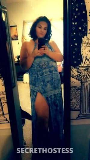 27 year old Escort in Louisville KY come be pampered by a sweet voluptuous country rose