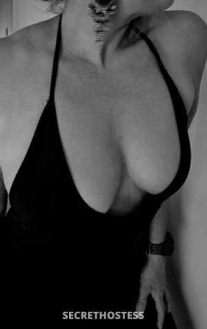 46 Year Old Blonde Australian Escort - Image 5