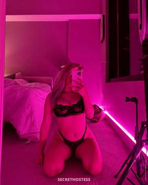 25 Year Old Caucasian Escort Kitchener Blonde - Image 1