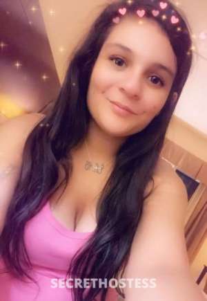 28 year old Italian Escort in Chicago IL Come enjoy yourself Qv -100 HH-150 H 200 With the HR 