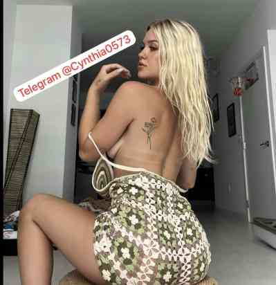 I’m cynthia  available for hookup 💦and I sell hot  in Trencin