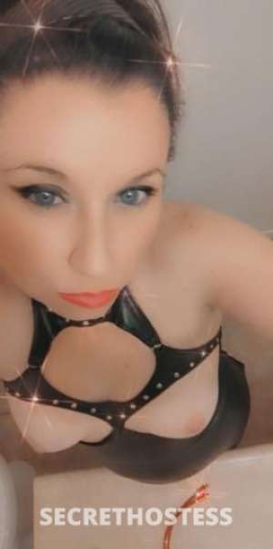 Laura 44Yrs Old Escort Size 12 Fresno CA Image - 1