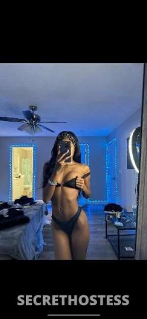 23 year old Escort in Detroit MI "Small Figure, Big Booty&quot