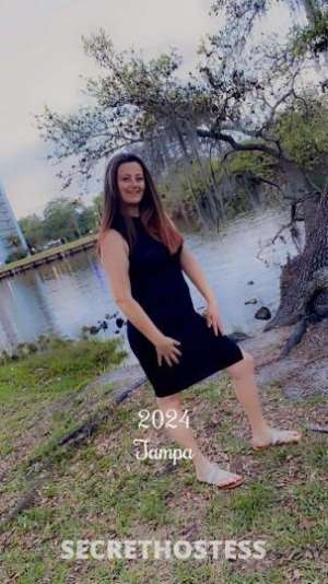 30 year old Escort in Tampa FL "Experience the Luxury of QV 120 With a Romantic Car 