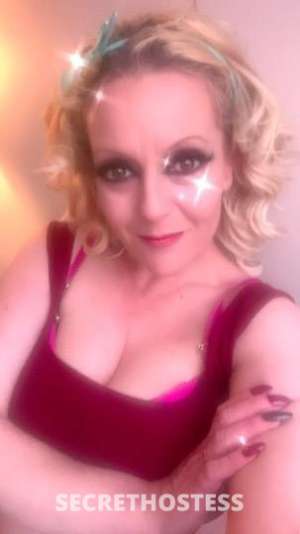 LaceyBanks 43Yrs Old Escort Calgary Image - 1