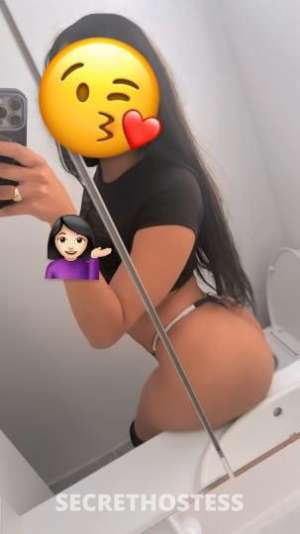 25 Year Old Hispanic Escort Washington DC Brunette - Image 1