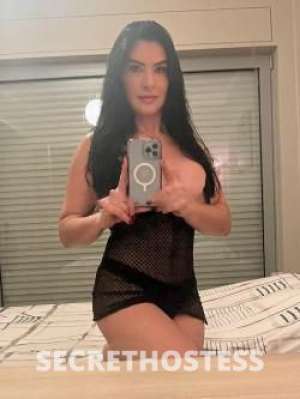 40 year old Escort in Melbourne Hot and Horny Hottie Ready to Rock Your World