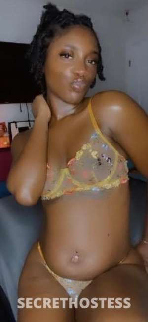 22Yrs Old Escort Seattle WA Image - 3