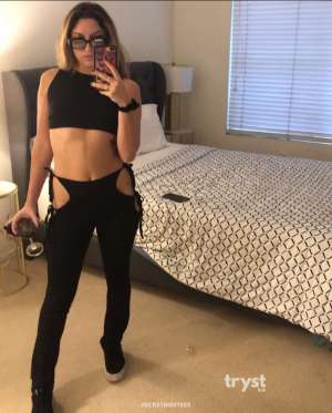 20Yrs Old Escort Size 8 San Diego CA Image - 5