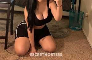 27 year old Latino Escort in New Haven CT w Girl in Town$ Come Play with Papi