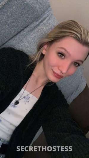 26 year old Escort in Lansing MI Make Your Troubles Go Away Call Now for Fun & Relaxation