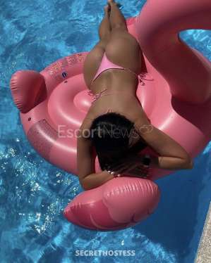 25 Year Old European Escort Milan Black Hair Brown eyes - Image 3