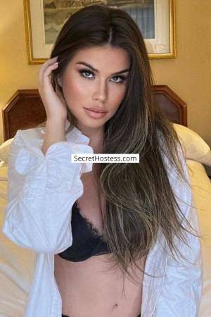 28 year old Brazilian Escort in London Discover Ananda's Allure - Captivating Companionship 