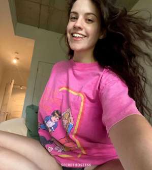 26 Year Old Caucasian Escort Chicago IL Black Hair Brown eyes - Image 1