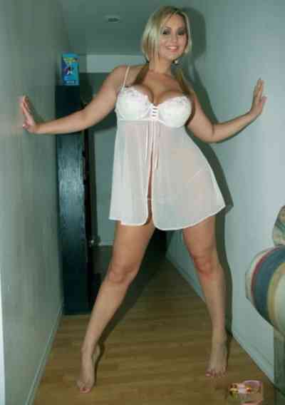 30Yrs Old Escort Size 12 80KG 160CM Tall Jounieh Image - 1