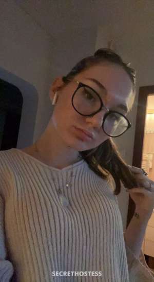 25 year old French Escort in Lincoln NE I'm Your Girl for Raw Anal and Bareback Oral