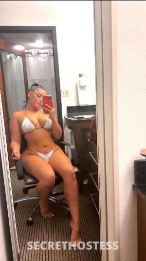 23 year old Escort in Chicago IL Making Your Day Better