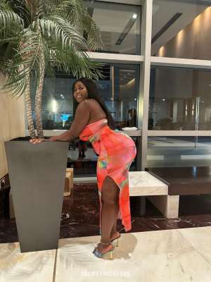 Hi, I'm Stella, a hot black lady from Kenya with a juicy  in Dubai