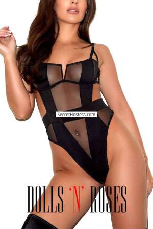 25 year old Escort in London Enticing Rendezvous Zeyna, Elite Escort and Fashion 