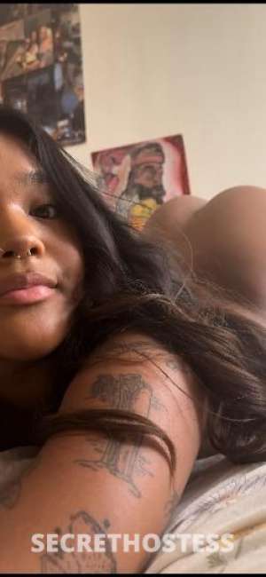 21 year old Escort in South Jersey NJ Hi there! I'm Amy, VIP's newest addition. Don'